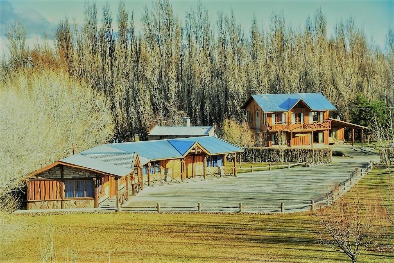Hosteria & Cabanas Rio Fenix Perito Moreno Eksteriør billede